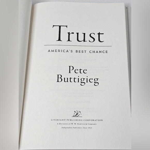 Pete Buttigieg Trust First Edition Signed Hardcover Book & COA South Bend Mayor - Picture 7 of 11